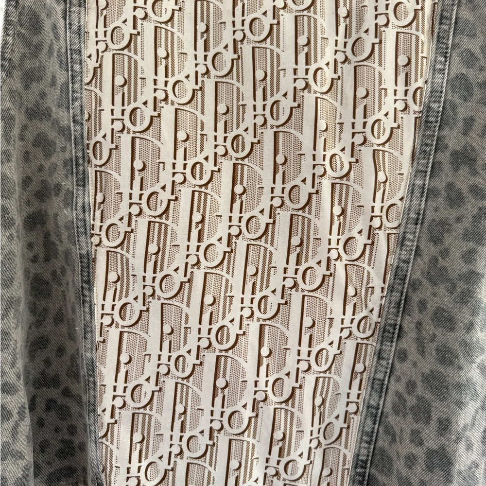 Universal Thread Gray Animal Print Vest - Picture 6 of 8